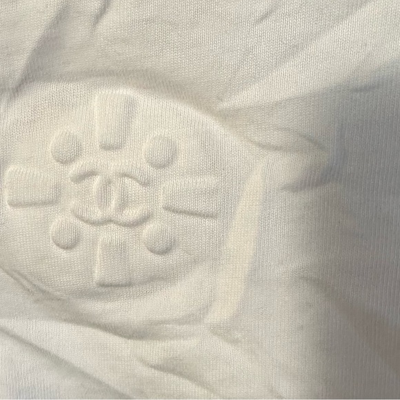 Chanel t-shirt embossed white small - Picture 6 of 11
